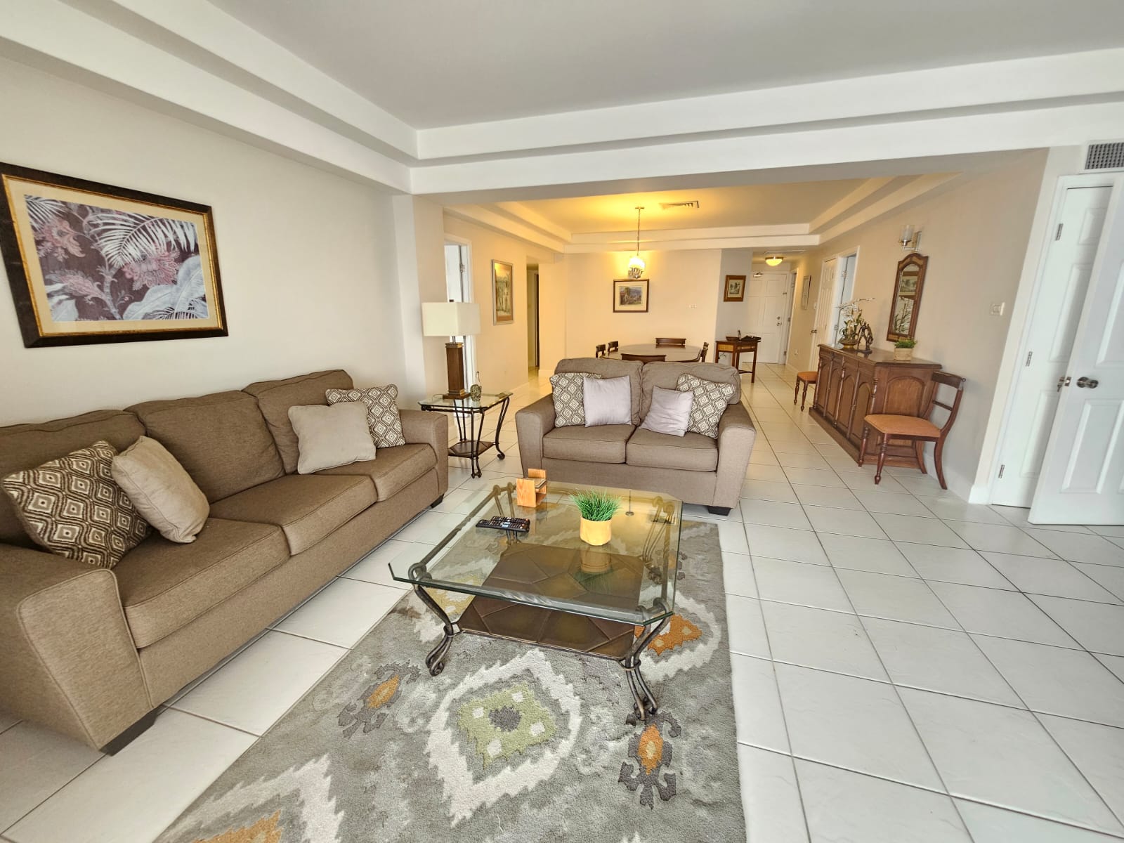 Living and dining area of the 5C La Fontaine apartment